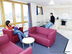 lw15a6.jpg (18170 bytes)